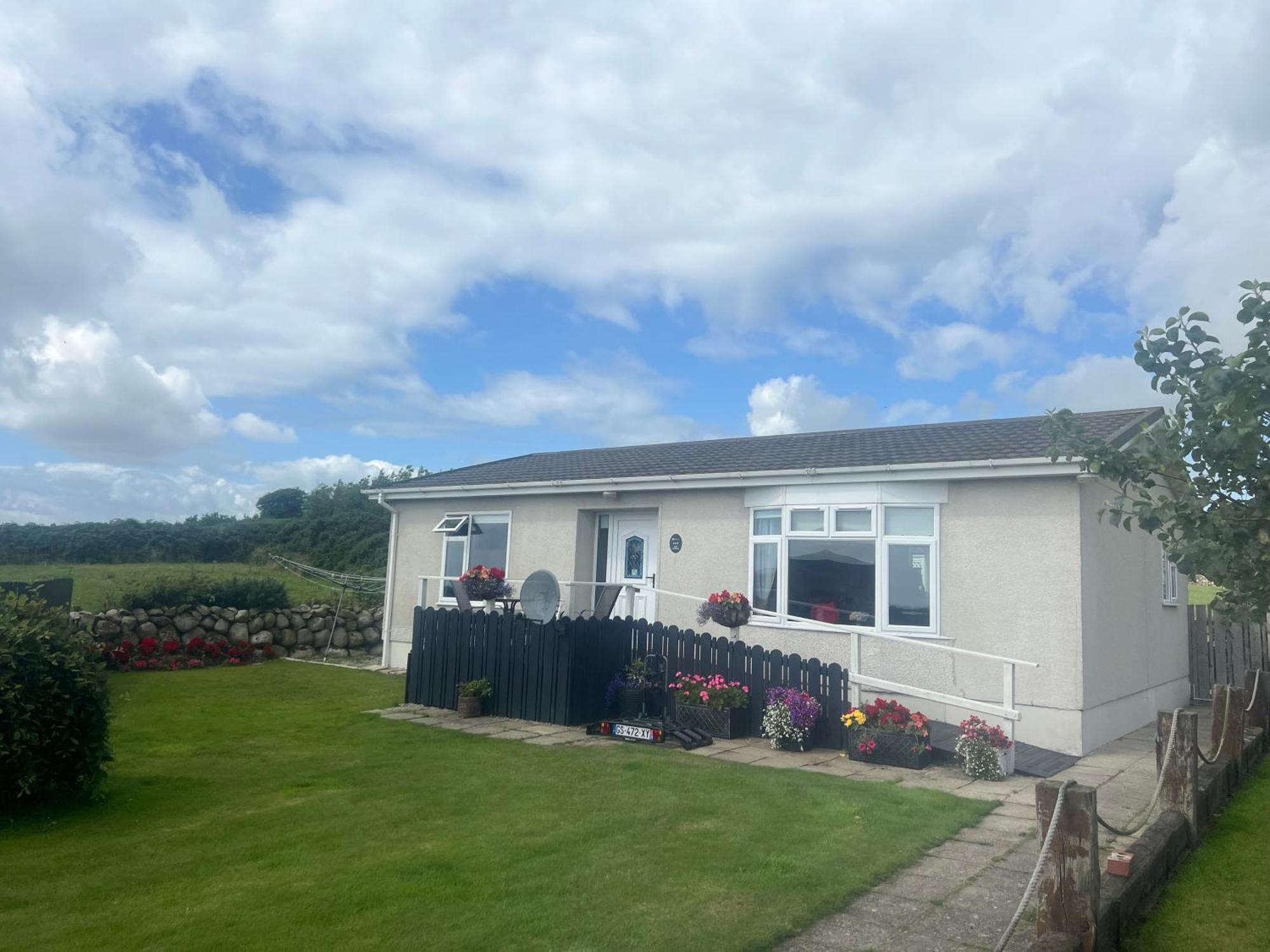 Moneydarragh Cottage With Uninterrupted Mountain And Sea Views- Hot Tub Available For Hire Annalong Eksteriør billede