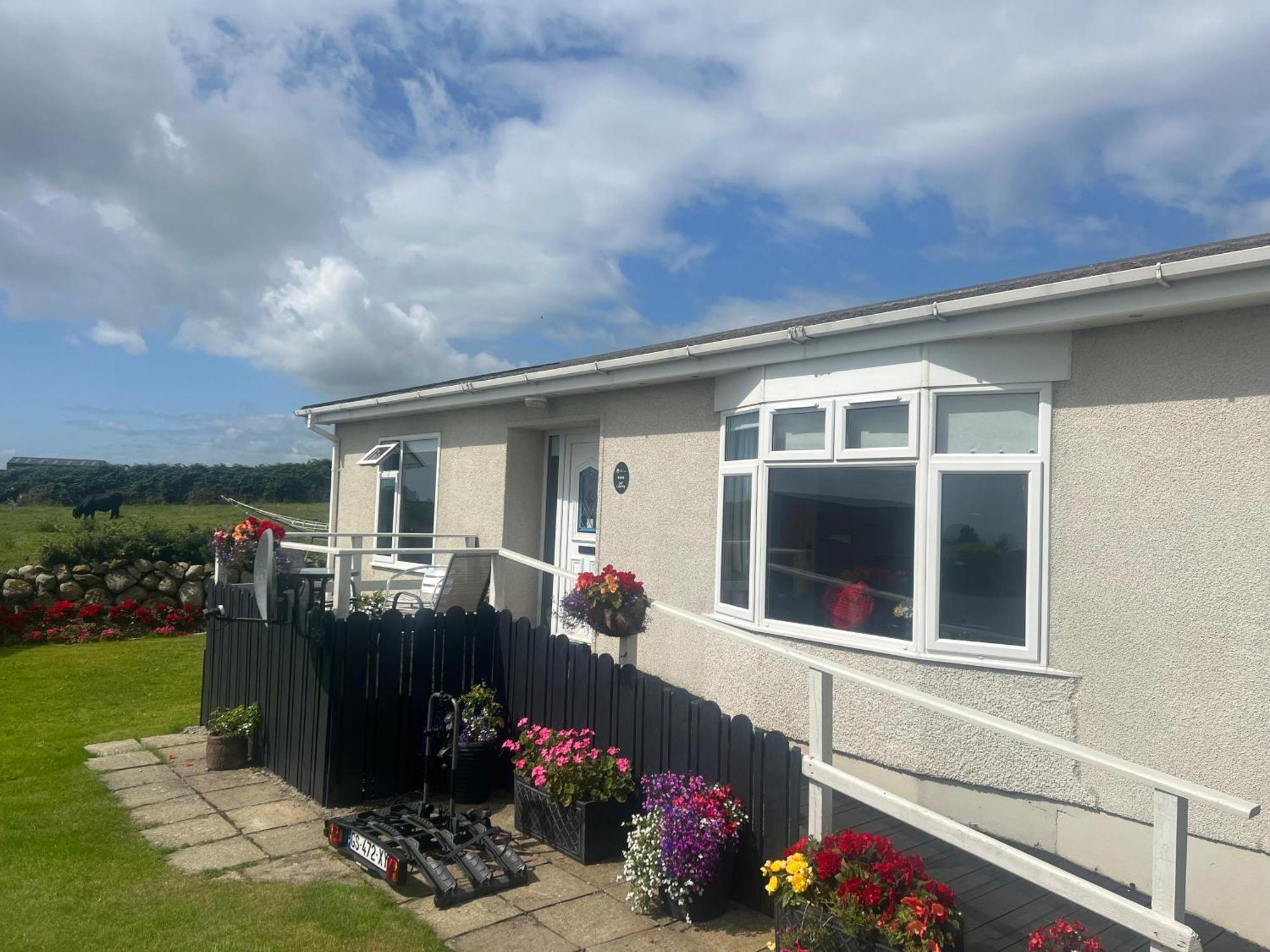Moneydarragh Cottage With Uninterrupted Mountain And Sea Views- Hot Tub Available For Hire Annalong Eksteriør billede